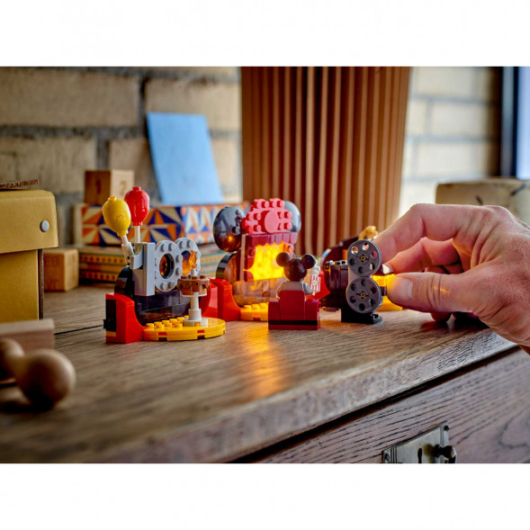 Конструктор LEGO Disney 40600 Празднование 100-летия Дисней в Москве