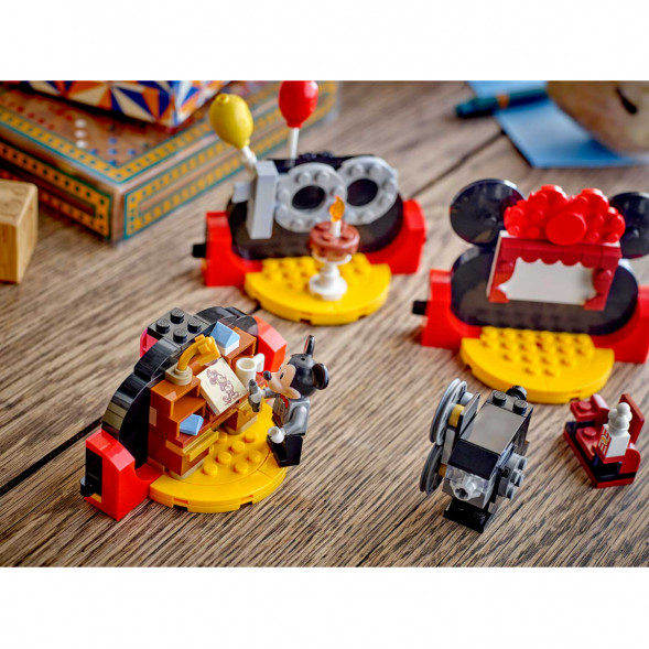 Конструктор LEGO Disney 40600 Празднование 100-летия Дисней в Москве