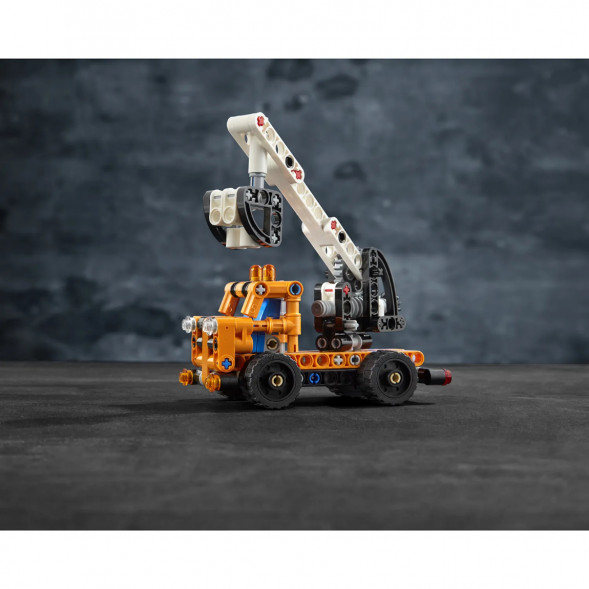 Конструктор LEGO Technic 42088 Ремонтный автокран в Москве