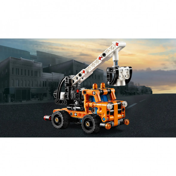 Конструктор LEGO Technic 42088 Ремонтный автокран в Москве