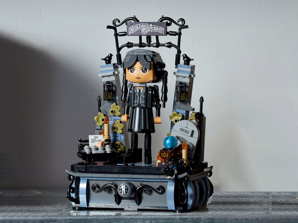 Констурктор LEGO Wednesday 76780 Фигурка Венсдей Аддамс в Москве