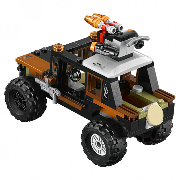 Конструктор LEGO Super Heroes 76050 Опасное ограбление в Москве