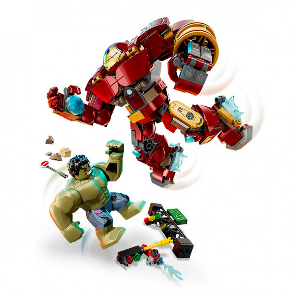 Конструктор LEGO Super Heroes 76343 Легендарная битва Халкбастера против Халка в Москве