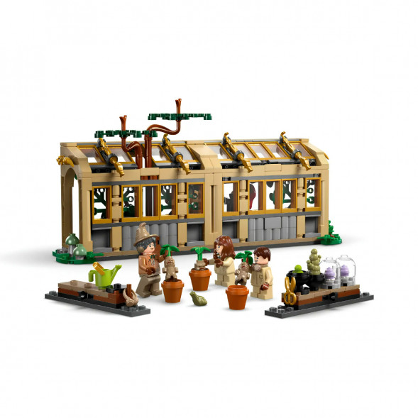 Конструктор LEGO Harry Potter 76445 Замок Хогвартс: Урок травологии в Москве