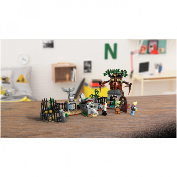 Конструктор Lego Hidden Side 70420 Загадка Старого Кладбища в Москве