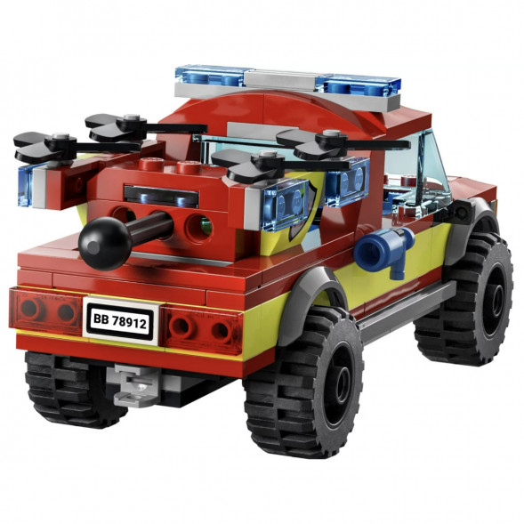 Конструктор LEGO City Fire 60319 Пожарная бригада и полицейская погоня в Москве