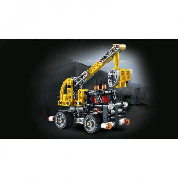 Конструктор LEGO Technic 42031 Ремонтный автокран в Москве