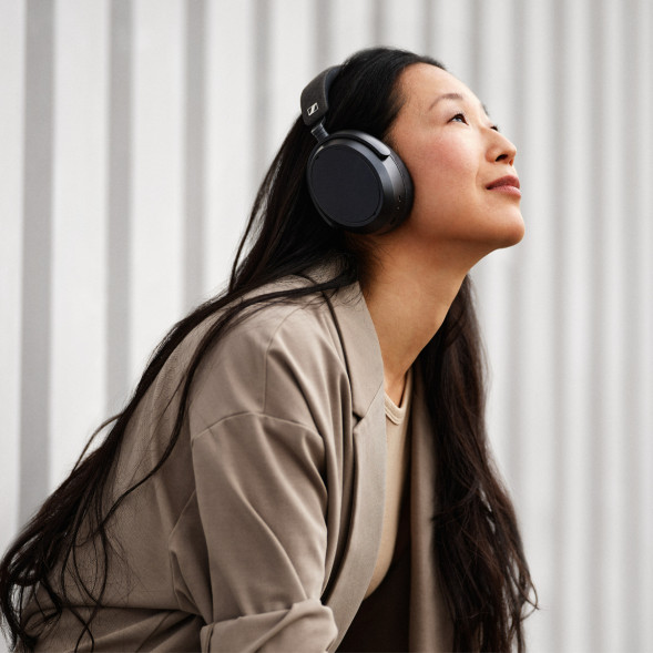 Беспроводные наушники Sennheiser Momentum 4 Wireless, Black в Москве