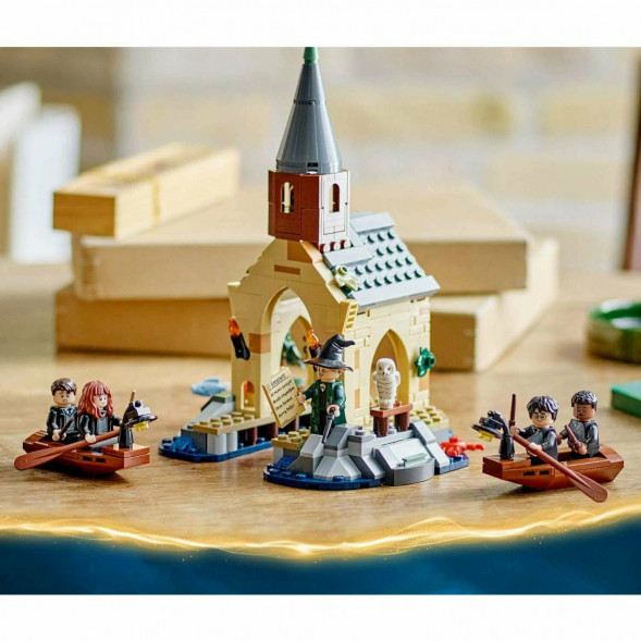 Конструктор LEGO Harry Potter 76426 Лодочный домик в замке Хогвартс в Москве